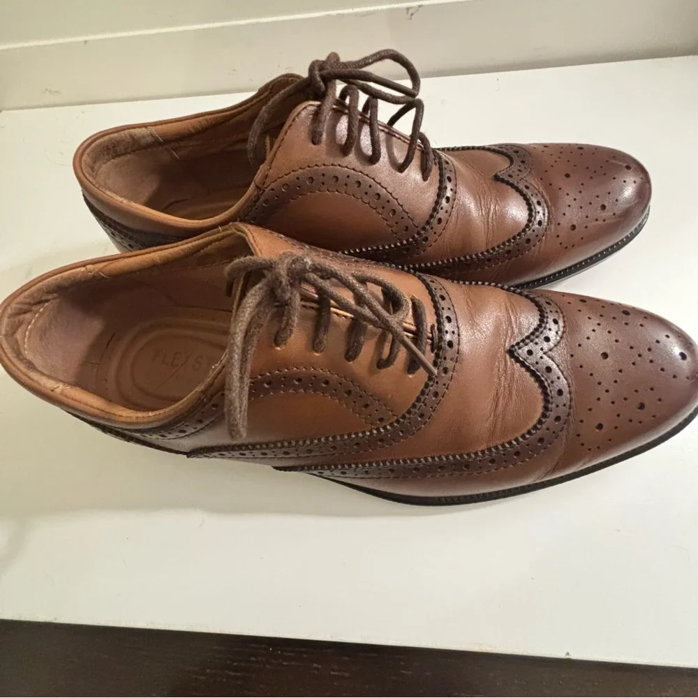 JH Bass & Co Brown Leather Wingtip Oxford Slip Resistant Preppy Shoes Size 7.5